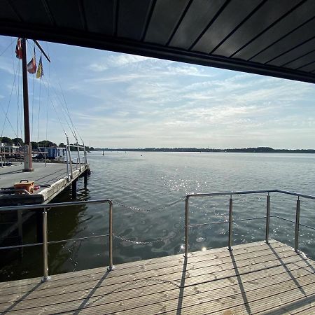 Hausboot Fjord Nordstern Mit Dachterrasse In Schleswig Hotel Eksteriør billede