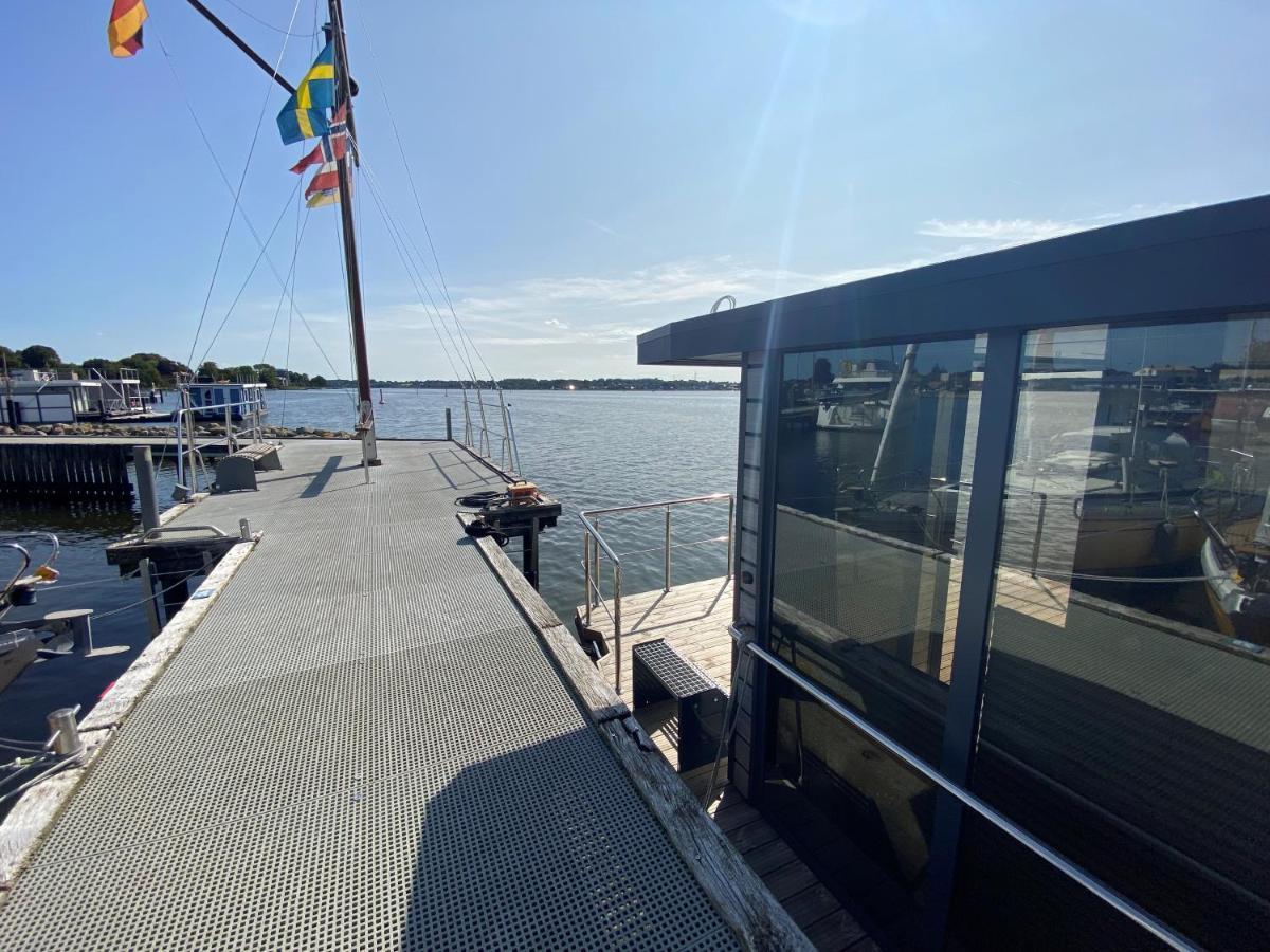 Hausboot Fjord Nordstern Mit Dachterrasse In Schleswig Hotel Eksteriør billede